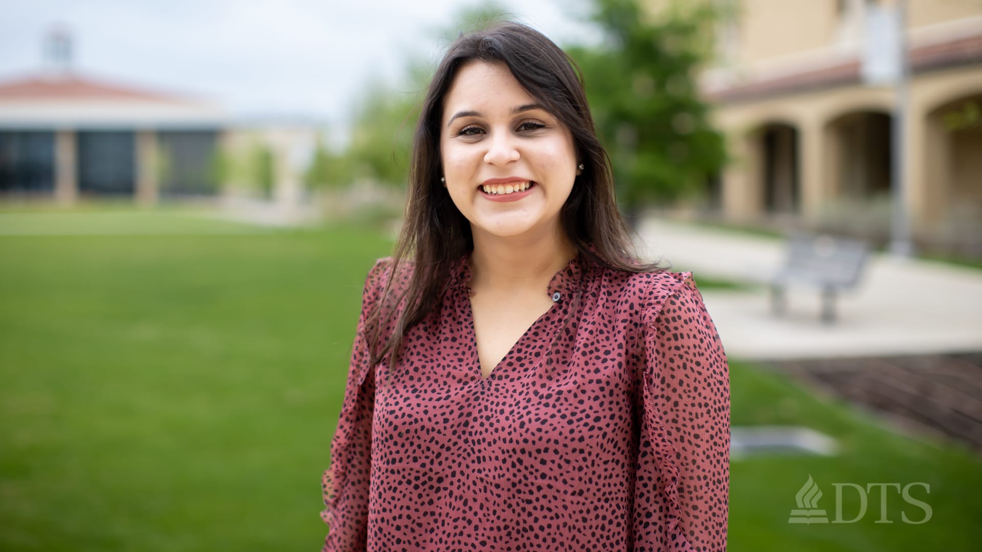 Portrait of Natacha Glorvigen on the campus of Dallas Theological Seminary